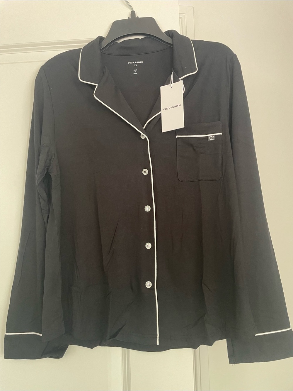 NWT Cozy Earth Women's Black Button-Up Pajama Set w/Pants and Long Sleeves XS